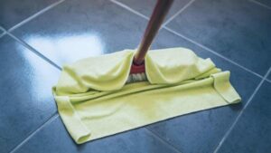 Comment nettoyer un sol encrasse et le rendre eclatant