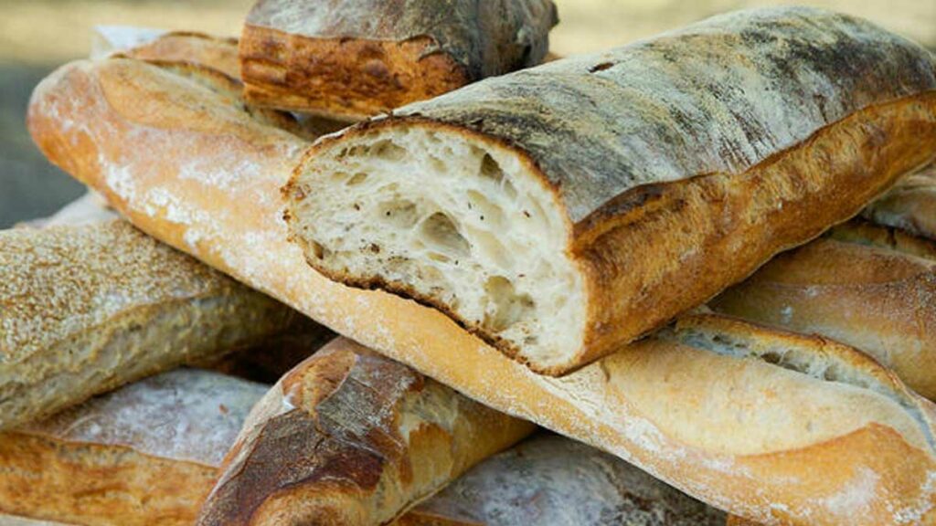 Rendre une vieille baguette fraiche