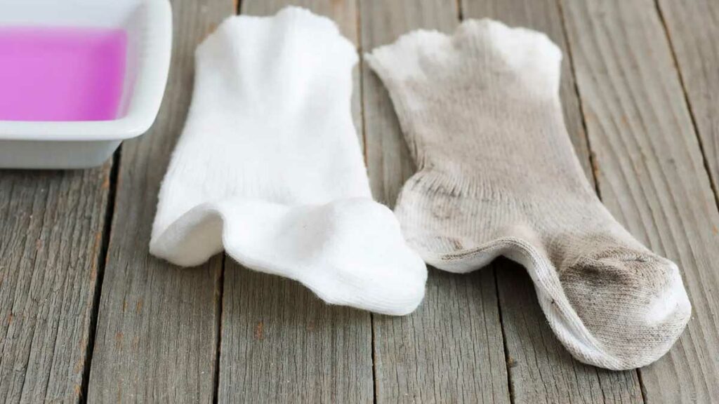 Blanchir les chaussettes et les rendre comme neuves