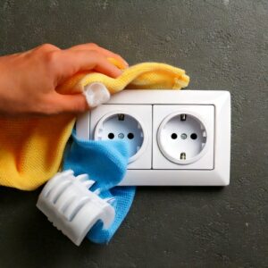 Comment nettoyer les prises électriques